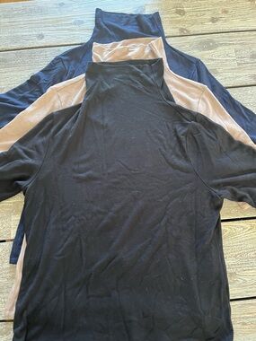 BANANA REPUBLIC 3-pack soft luxe turtlenecks, size L.